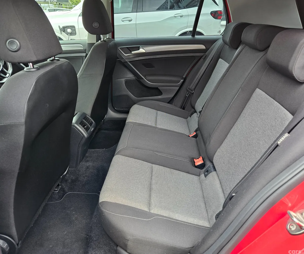 Volkswagen Golf Hatchback, Petrol, 2015, Red