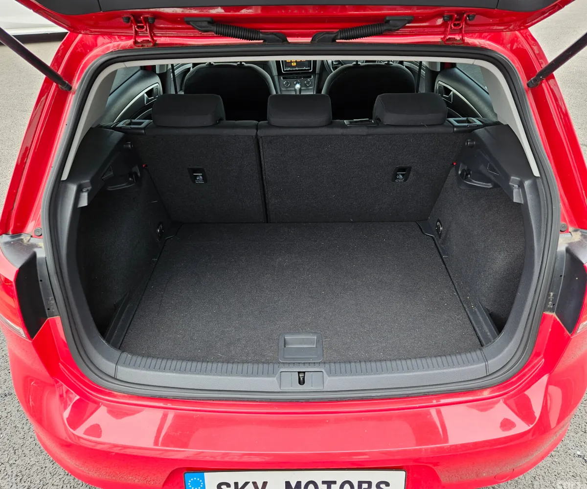 Volkswagen Golf Hatchback, Petrol, 2015, Red