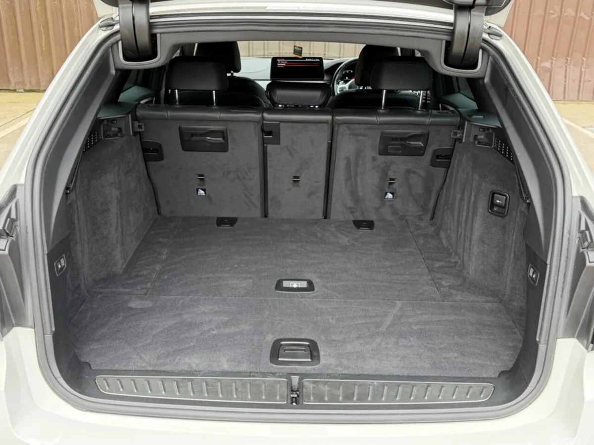 BMW 5-Series Estate, Diesel Hybrid, 2022, White