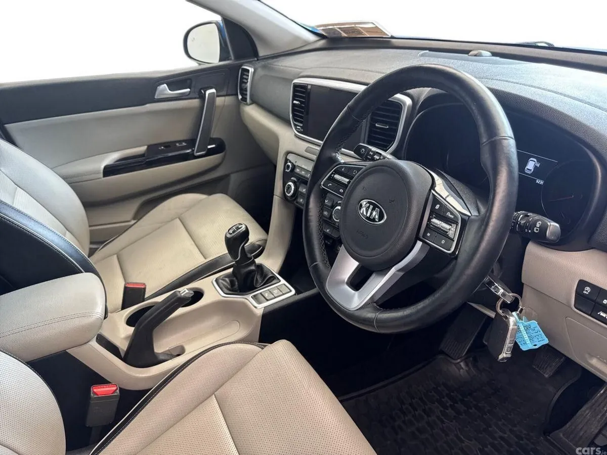 Kia Sportage SUV, Diesel Hybrid, 2021, Blue