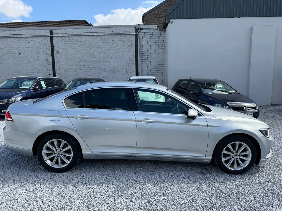 Volkswagen Passat Saloon, Diesel, 2019, Grey