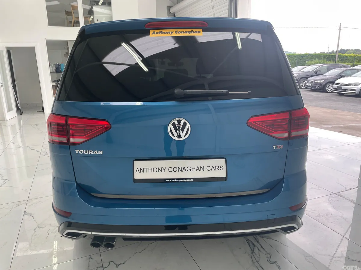 Volkswagen Touran MPV, Petrol, 2017, Blue