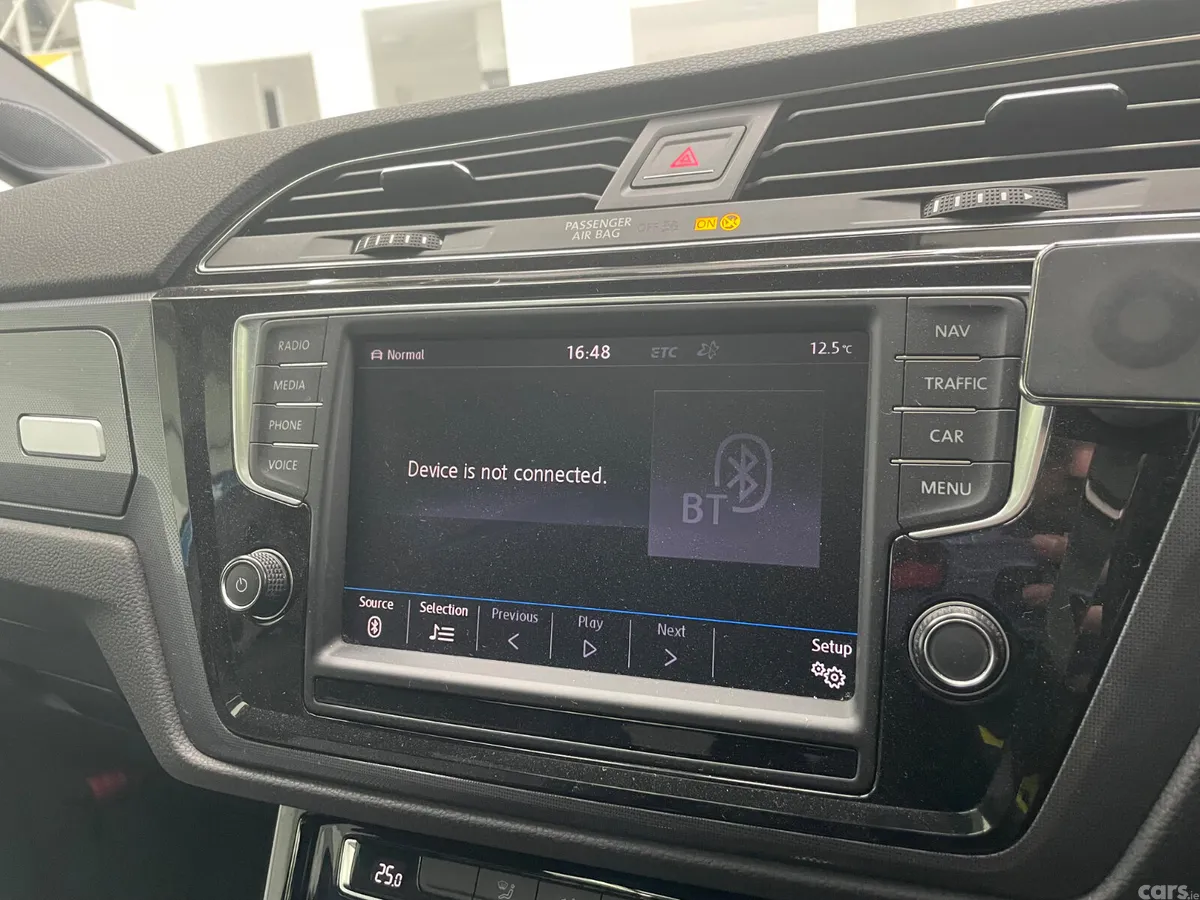 Volkswagen Touran MPV, Petrol, 2017, Blue