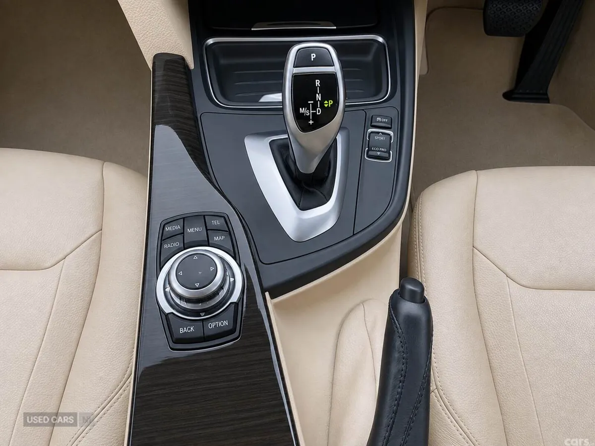 BMW 3-Series , Petrol, 2013, White
