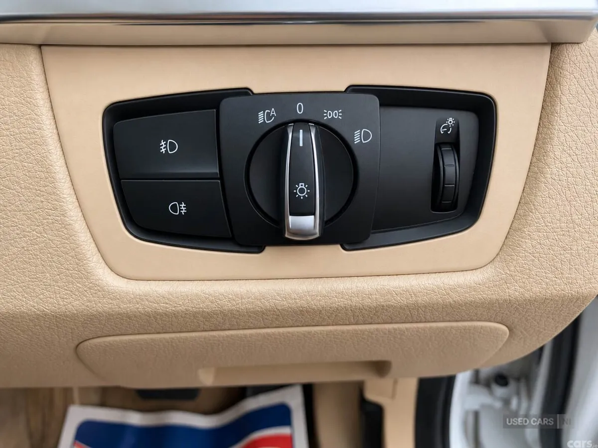 BMW 3-Series , Petrol, 2013, White