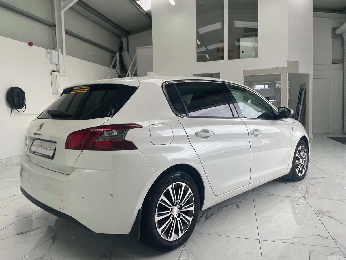 Peugeot 308 Hatchback, Diesel, 2021, White
