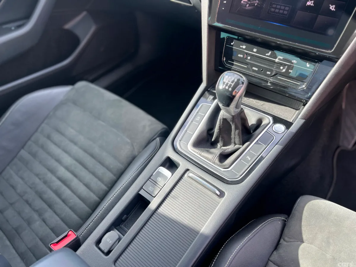 Volkswagen Passat Saloon, Diesel, 2021, Grey