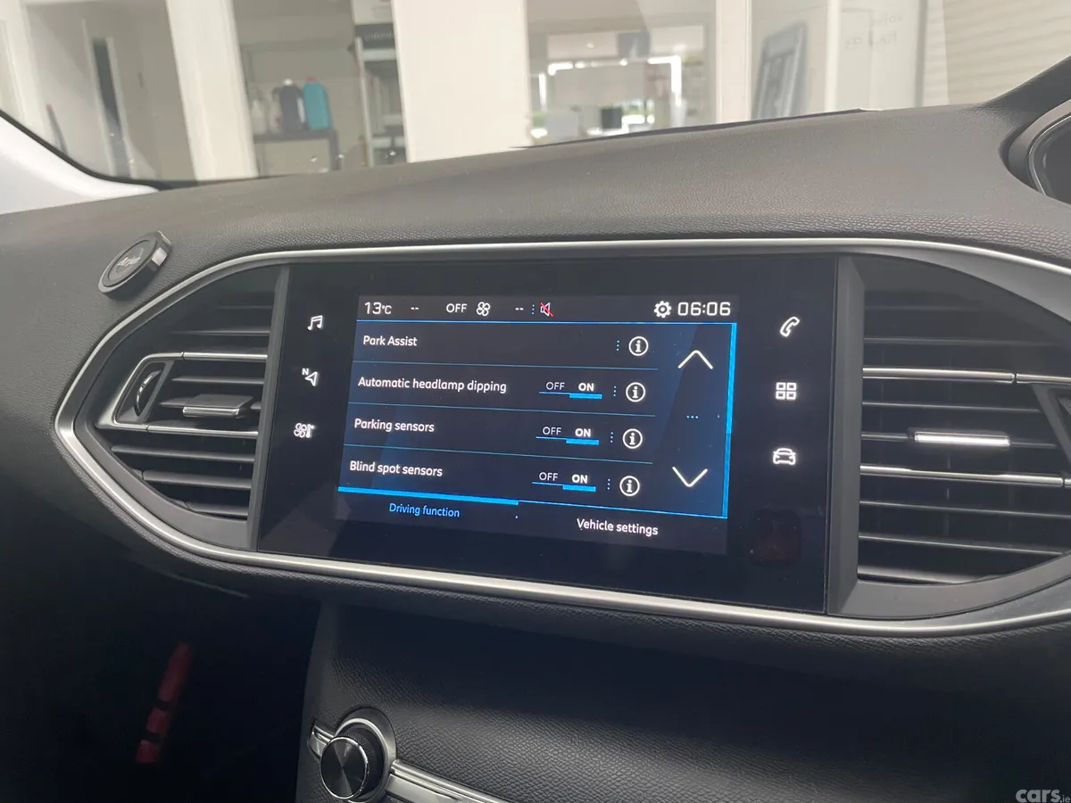 Peugeot 308 Hatchback, Diesel, 2021, White