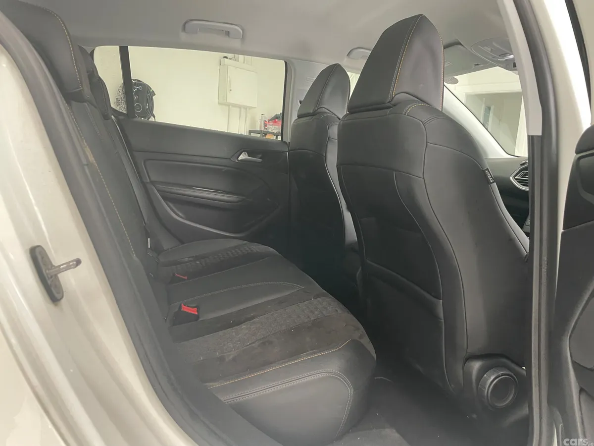 Peugeot 308 Hatchback, Diesel, 2021, White