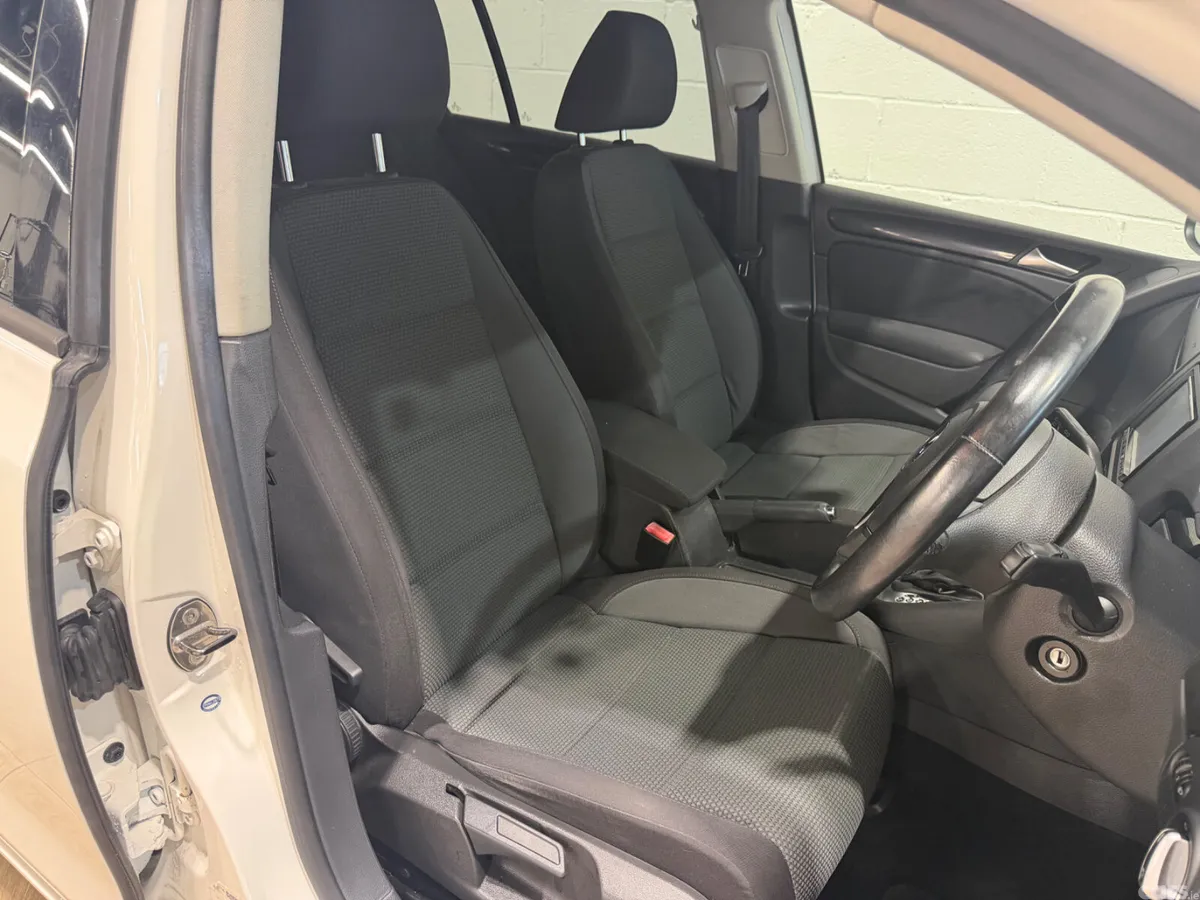Volkswagen Golf Hatchback, Petrol, 2012, White