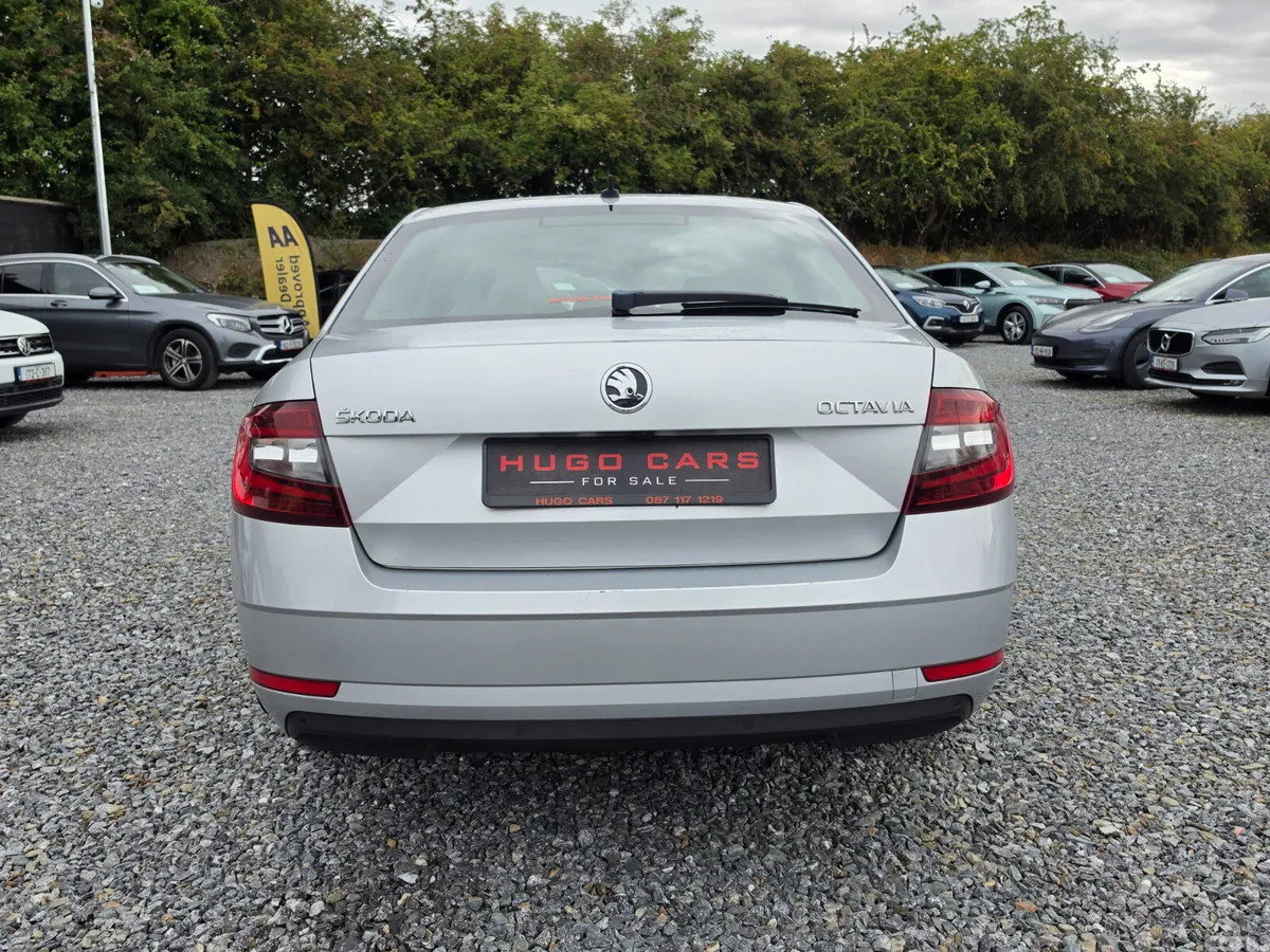 Skoda Octavia Saloon, Diesel, 2018, Grey