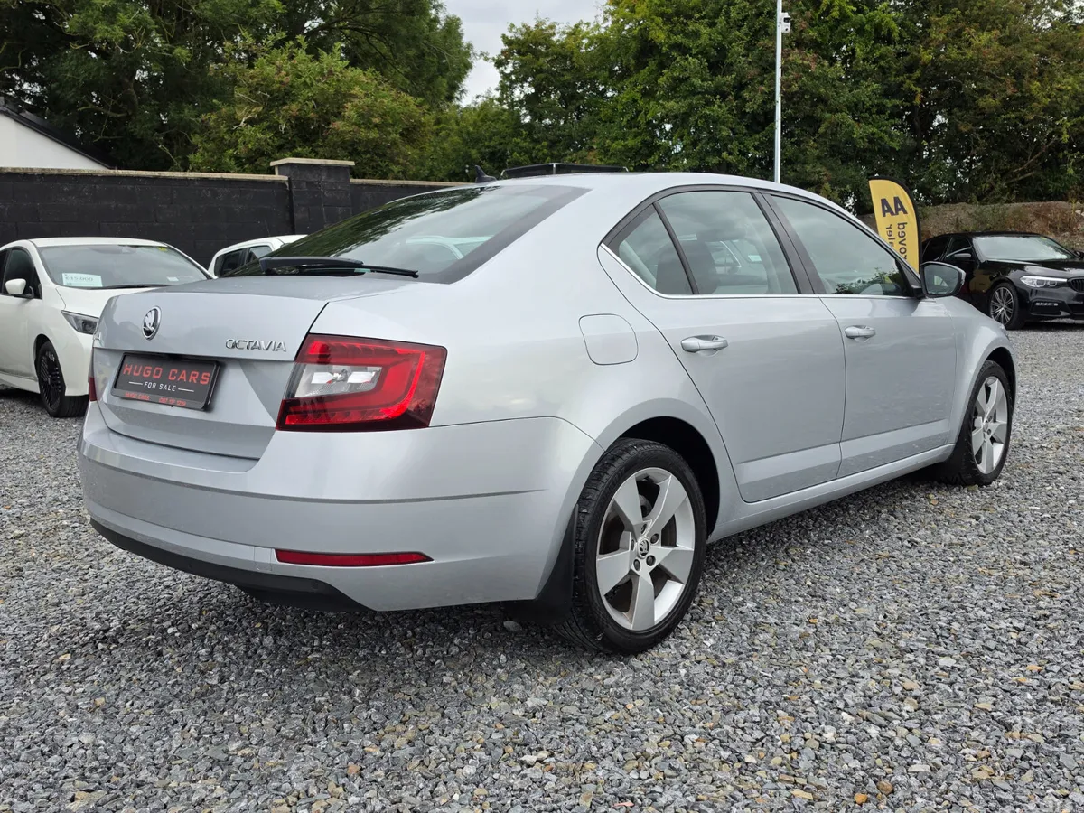 Skoda Octavia Saloon, Diesel, 2018, Grey