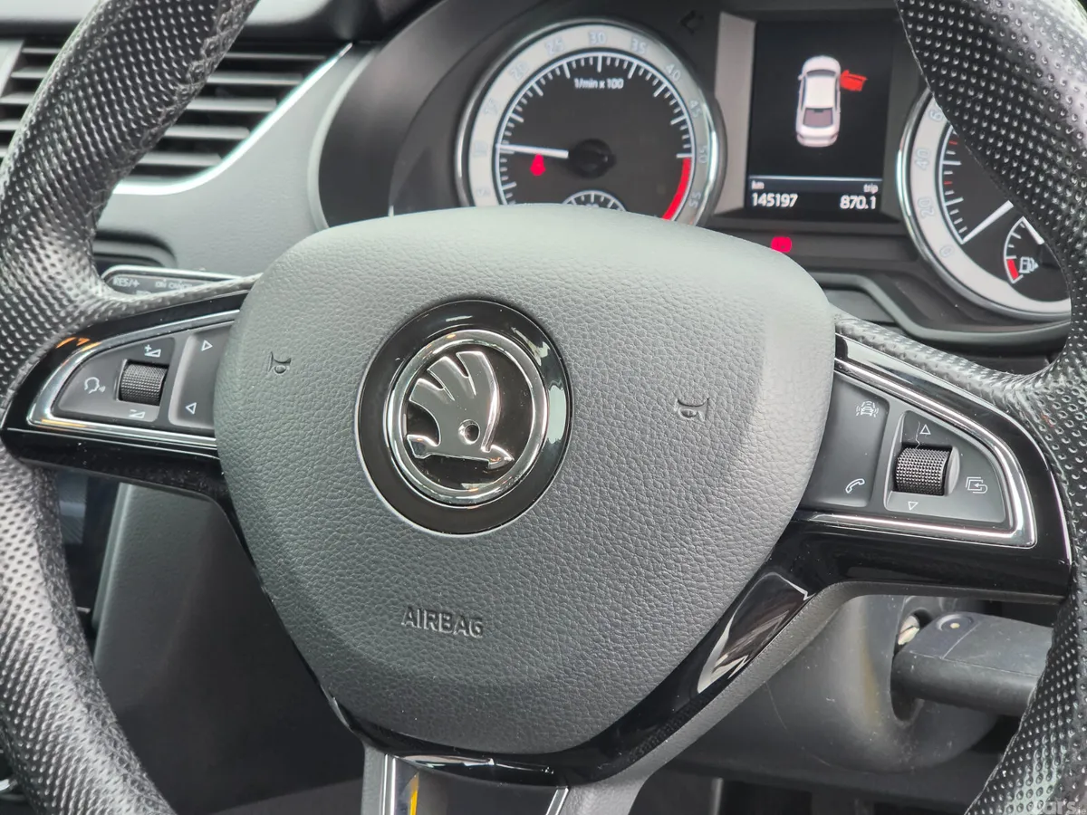 Skoda Octavia Saloon, Diesel, 2018, Grey