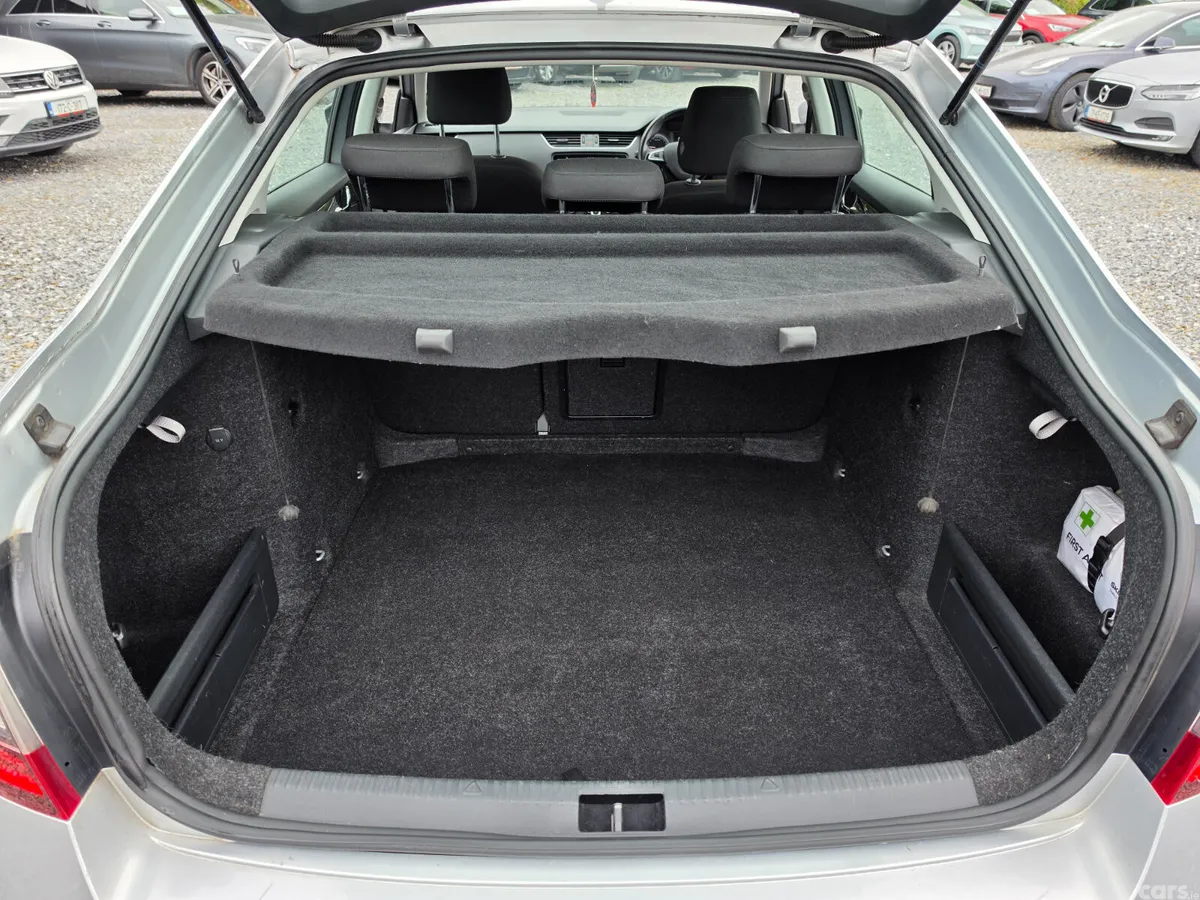 Skoda Octavia Saloon, Diesel, 2018, Grey
