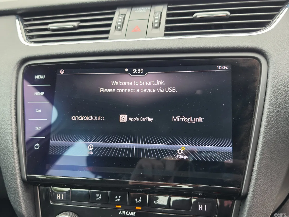 Skoda Octavia Saloon, Diesel, 2018, Grey
