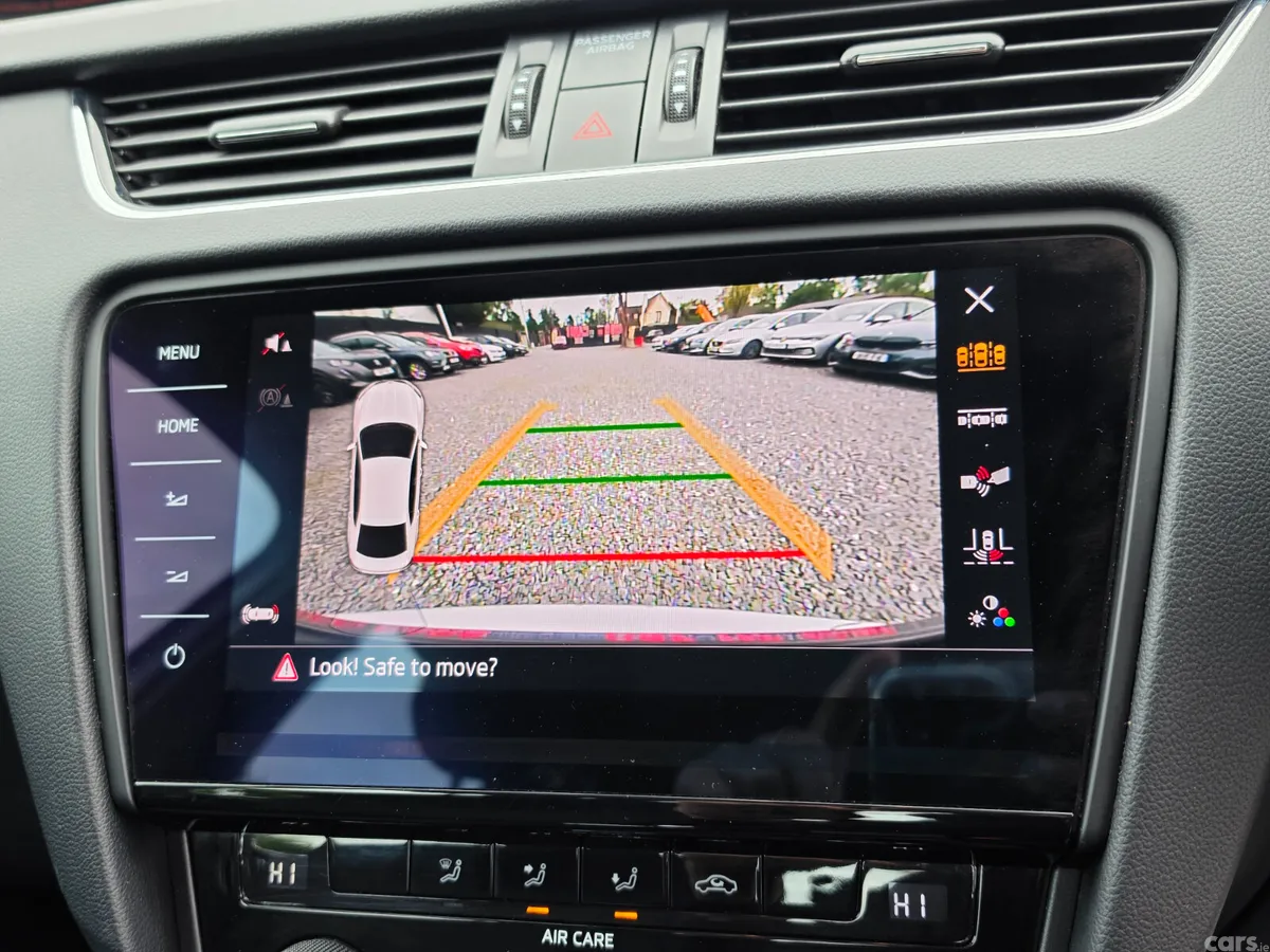 Skoda Octavia Saloon, Diesel, 2018, Grey
