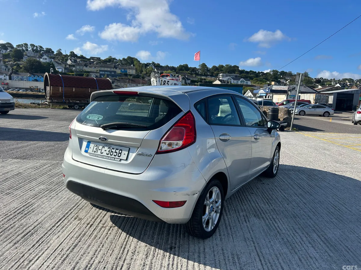 Ford Fiesta Hatchback, Petrol, 2013, Silver
