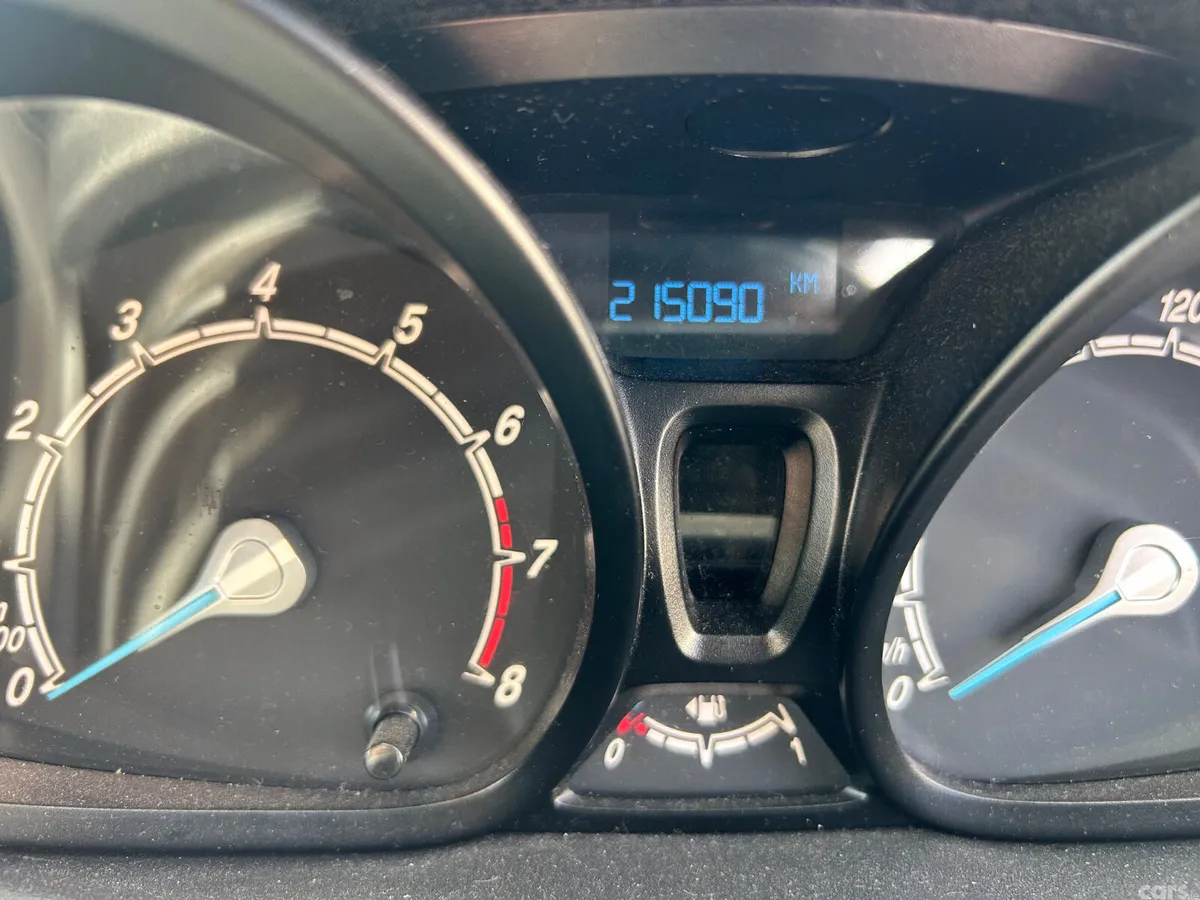 Ford Fiesta Hatchback, Petrol, 2013, Silver