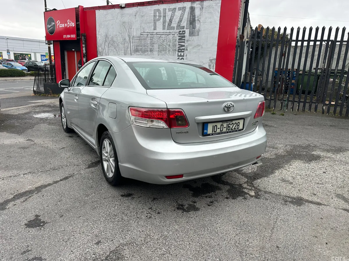 Toyota Avensis Saloon, Diesel, 2010, Silver