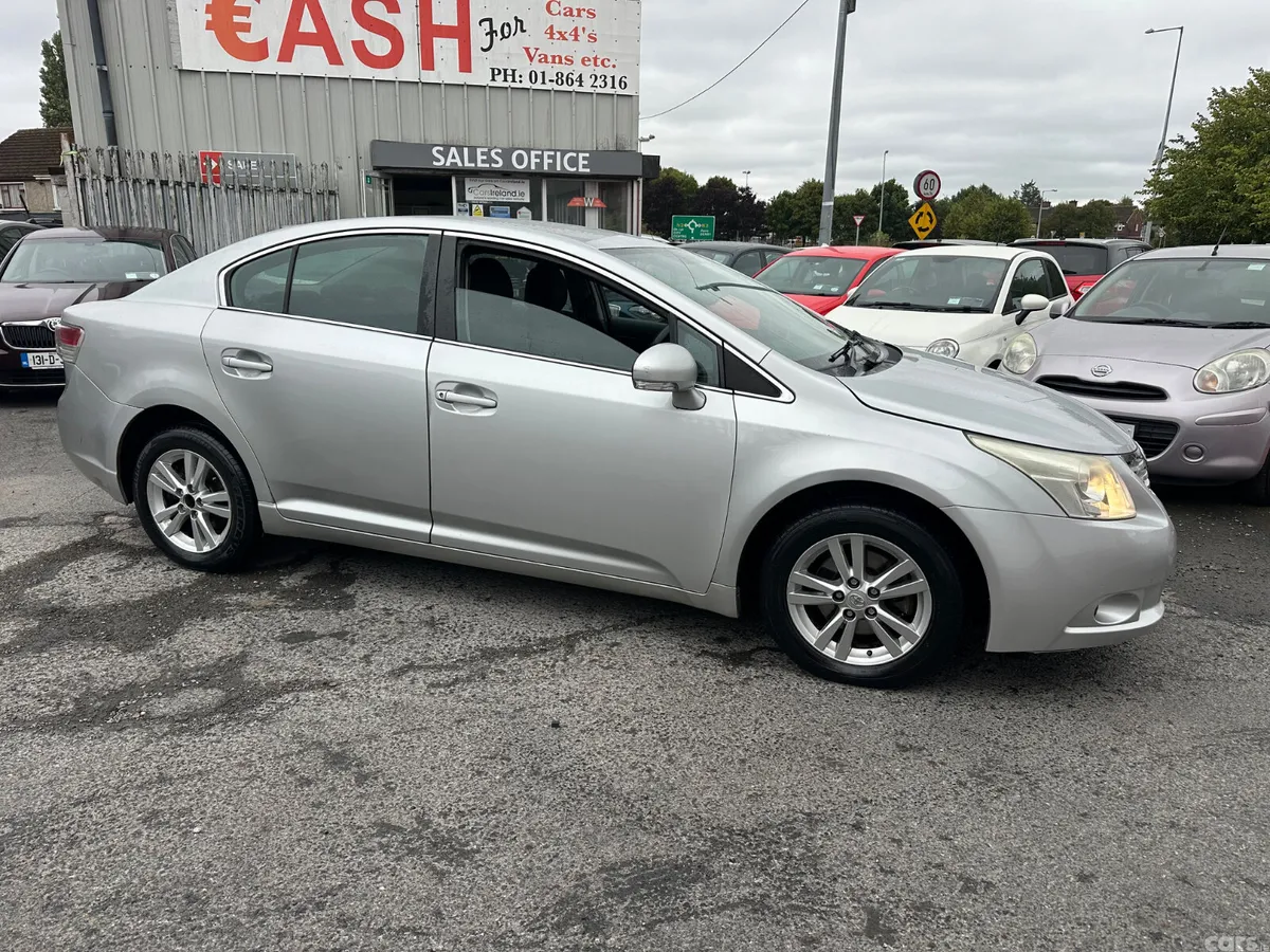 Toyota Avensis Saloon, Diesel, 2010, Silver