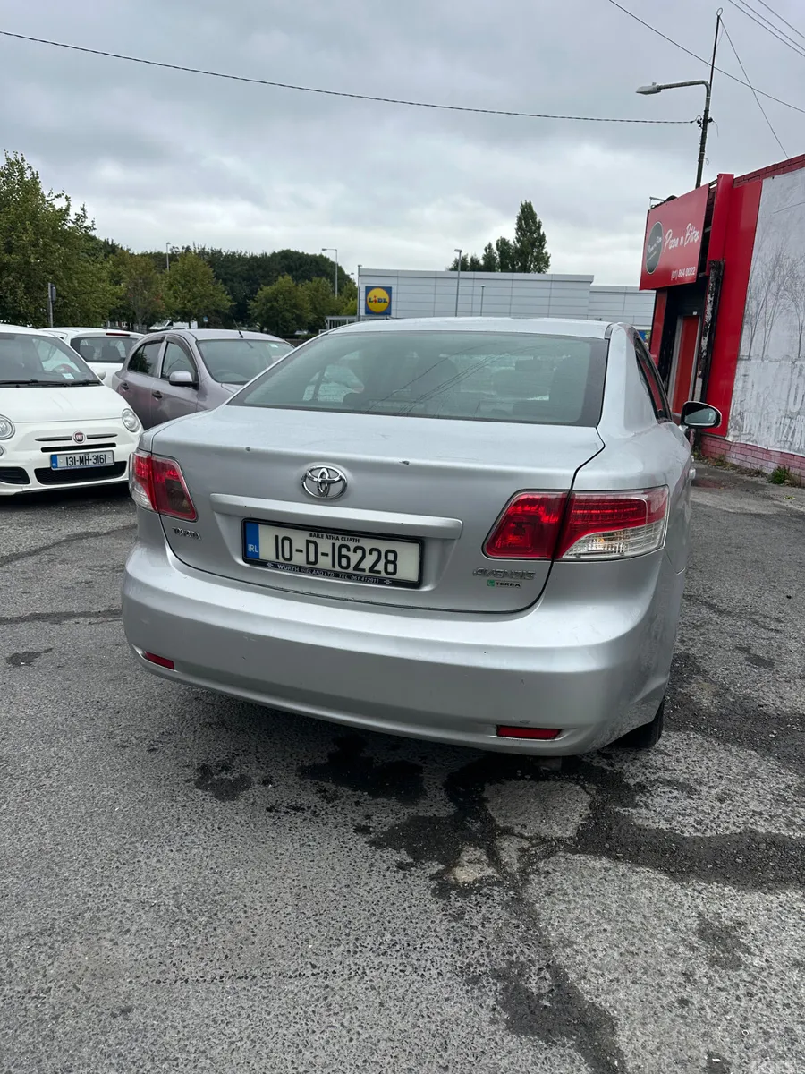 Toyota Avensis Saloon, Diesel, 2010, Silver