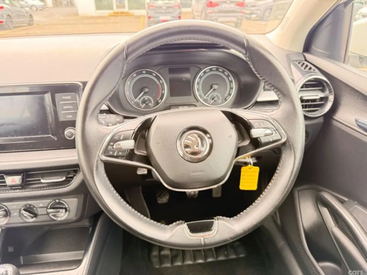 Skoda Fabia Hatchback, Petrol, 2023, White