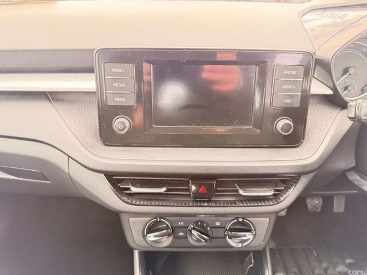 Skoda Fabia Hatchback, Petrol, 2023, White