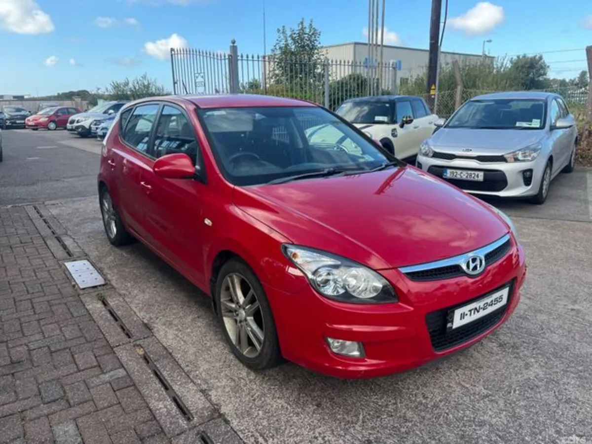 Hyundai i30 Hatchback, Diesel, 2011, Red