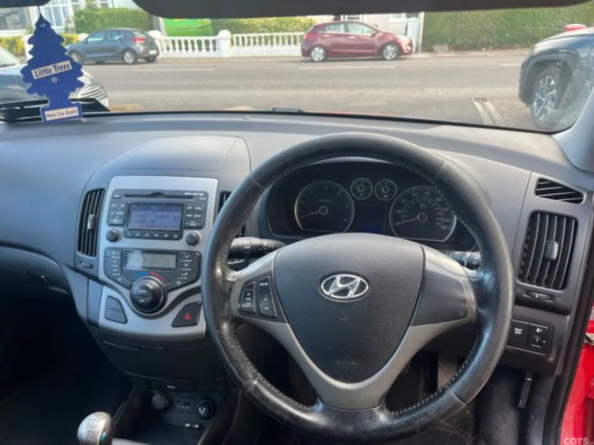 Hyundai i30 Hatchback, Diesel, 2011, Red