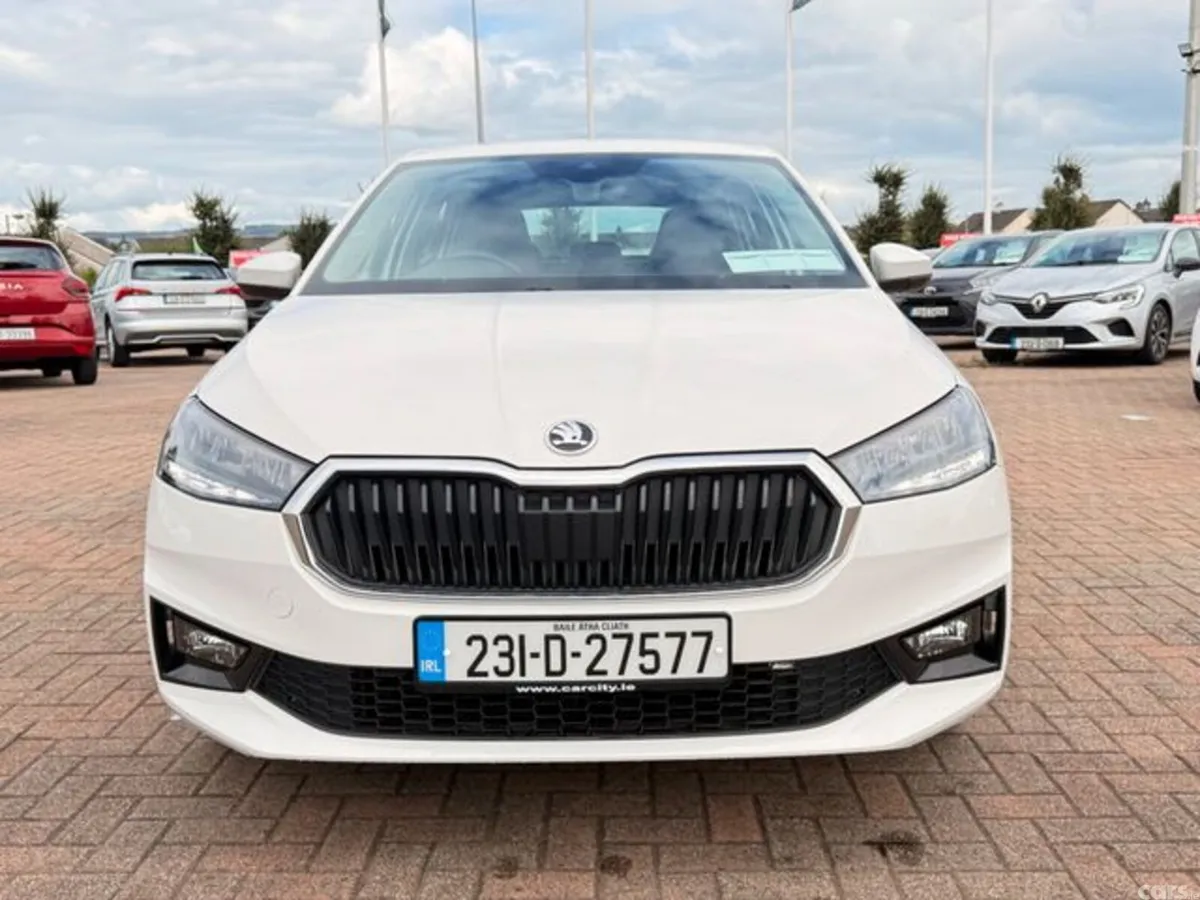 Skoda Fabia Hatchback, Petrol, 2023, White
