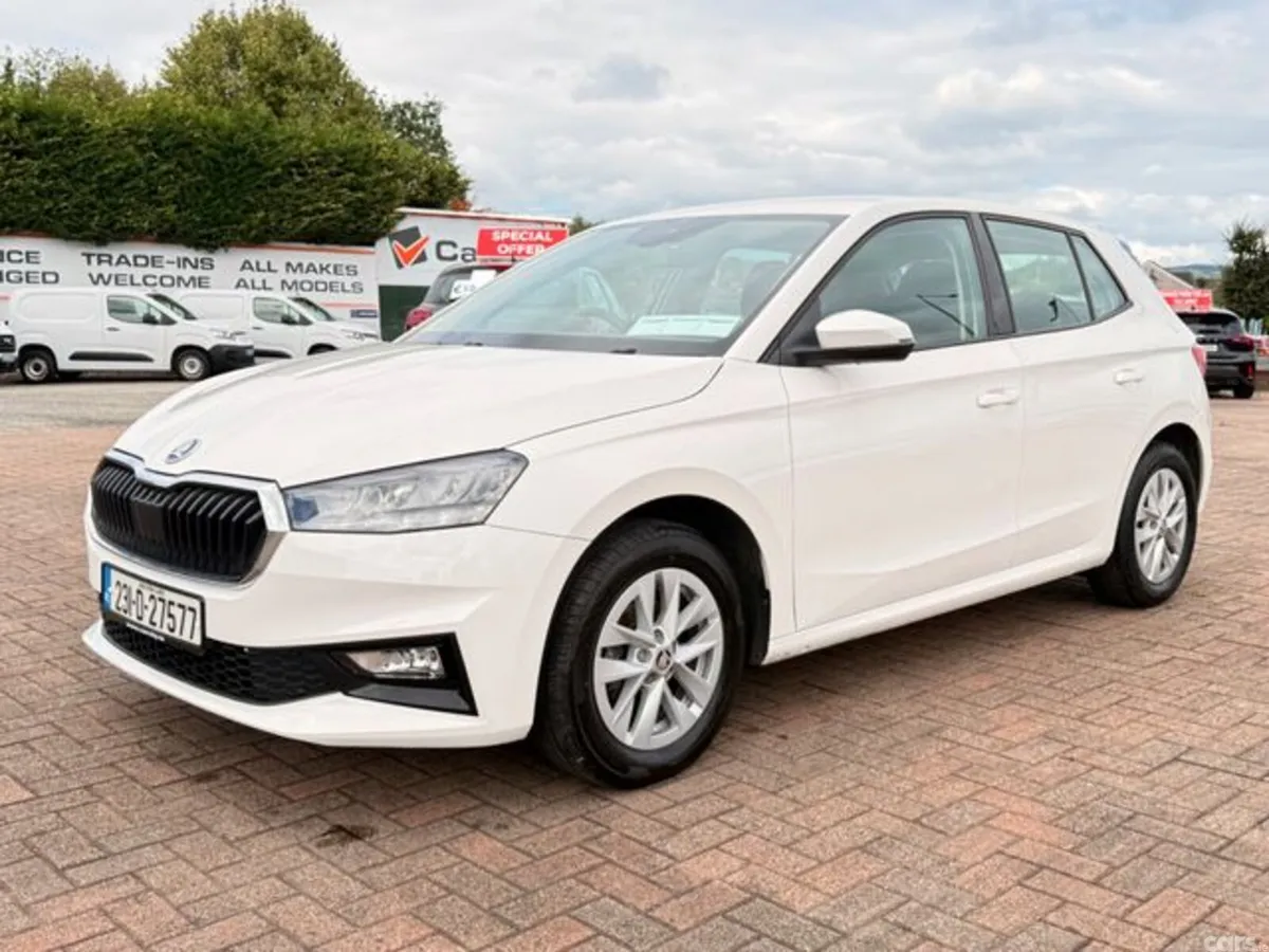 Skoda Fabia Hatchback, Petrol, 2023, White