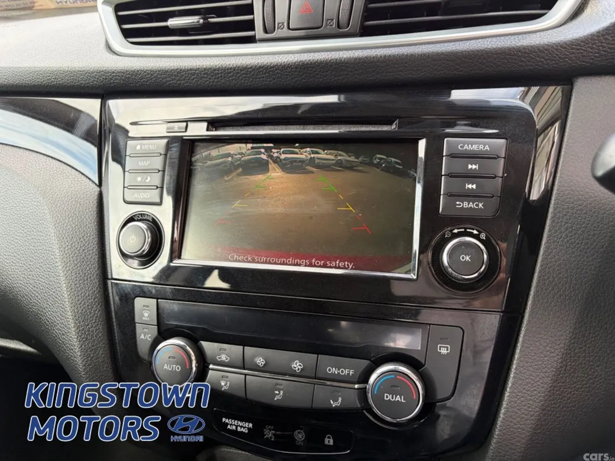 Nissan Qashqai MPV, Petrol, 2019, Red