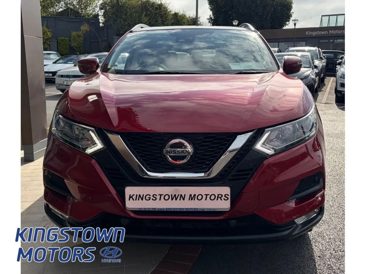 Nissan Qashqai MPV, Petrol, 2019, Red