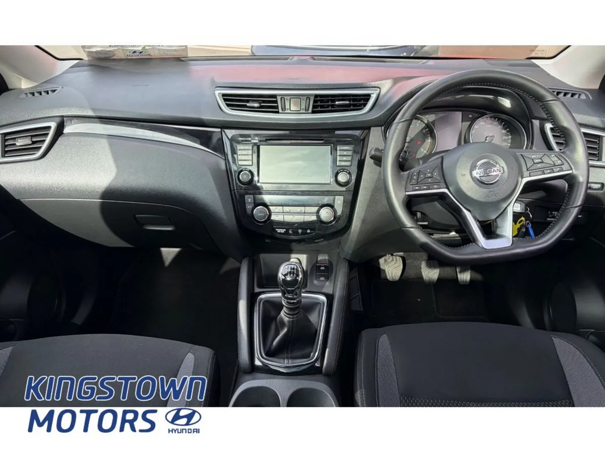 Nissan Qashqai MPV, Petrol, 2019, Red