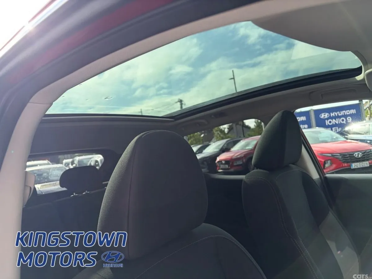Nissan Qashqai MPV, Petrol, 2019, Red