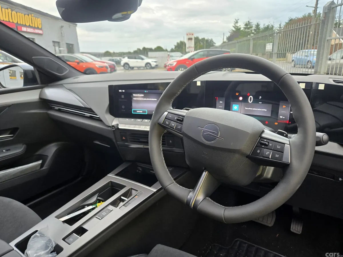 Opel Astra Hatchback, Diesel, 2026, Blue