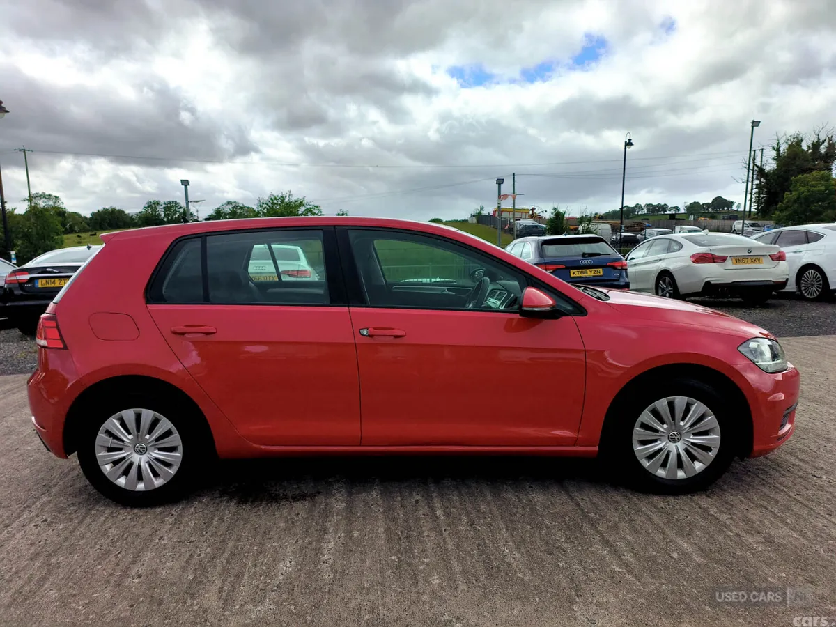 Volkswagen Golf Hatchback, Petrol, 2017, Red