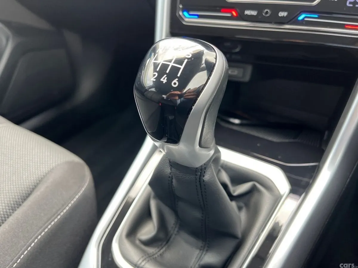 Volkswagen T-Roc SUV, Petrol, 2023, Blue
