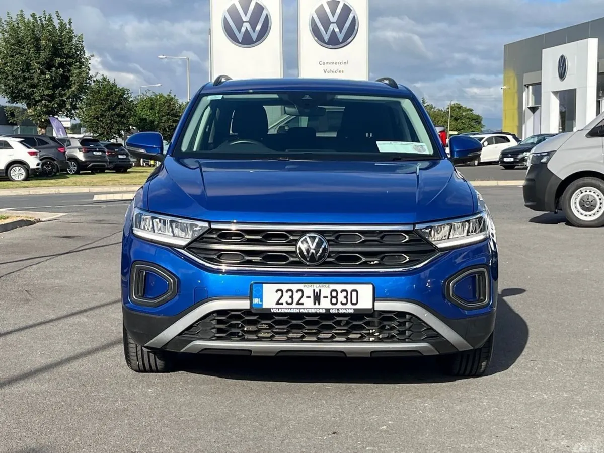 Volkswagen T-Roc SUV, Petrol, 2023, Blue