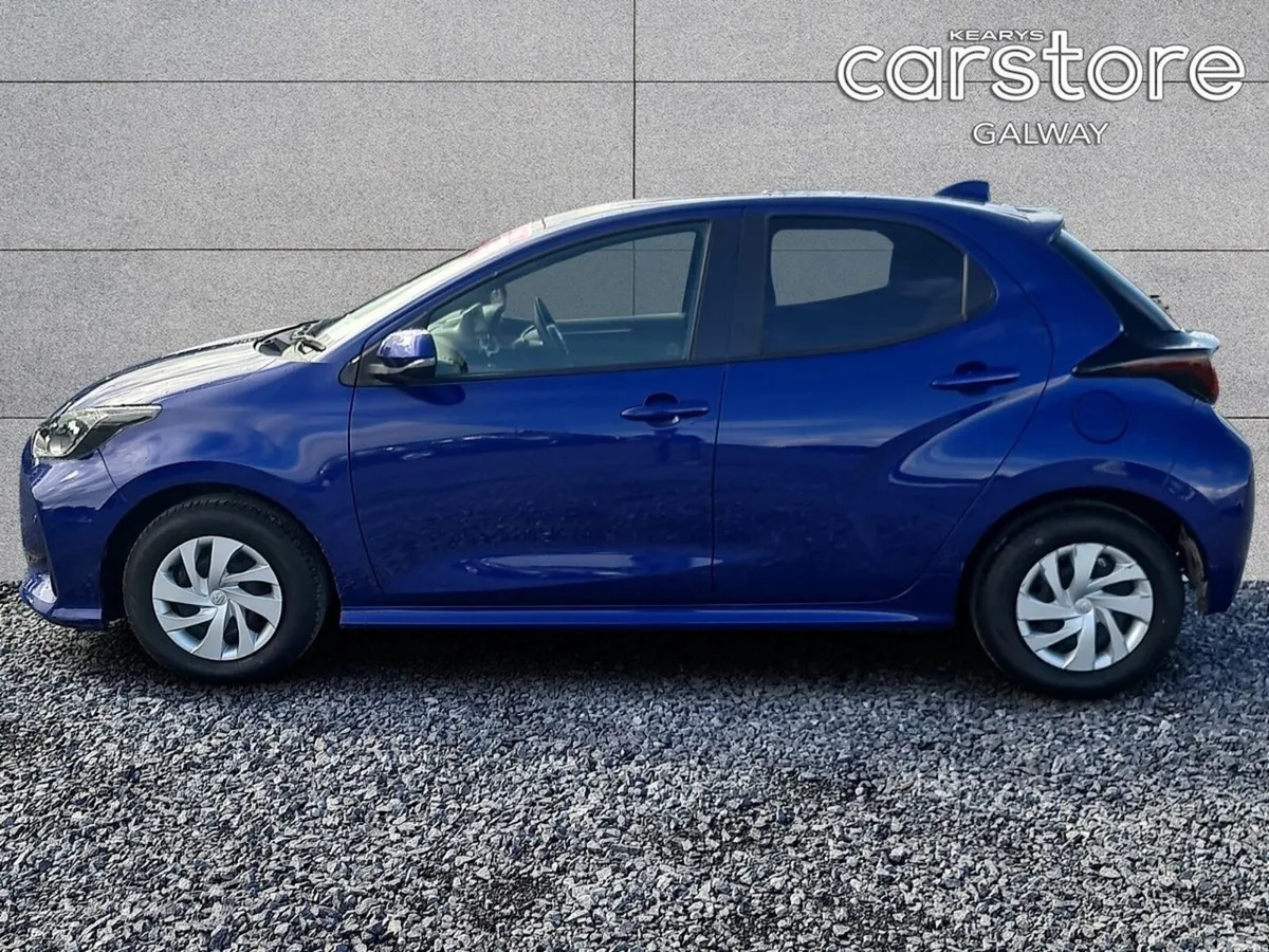 Toyota Yaris Hatchback, Petrol Hybrid, 2022, Blue