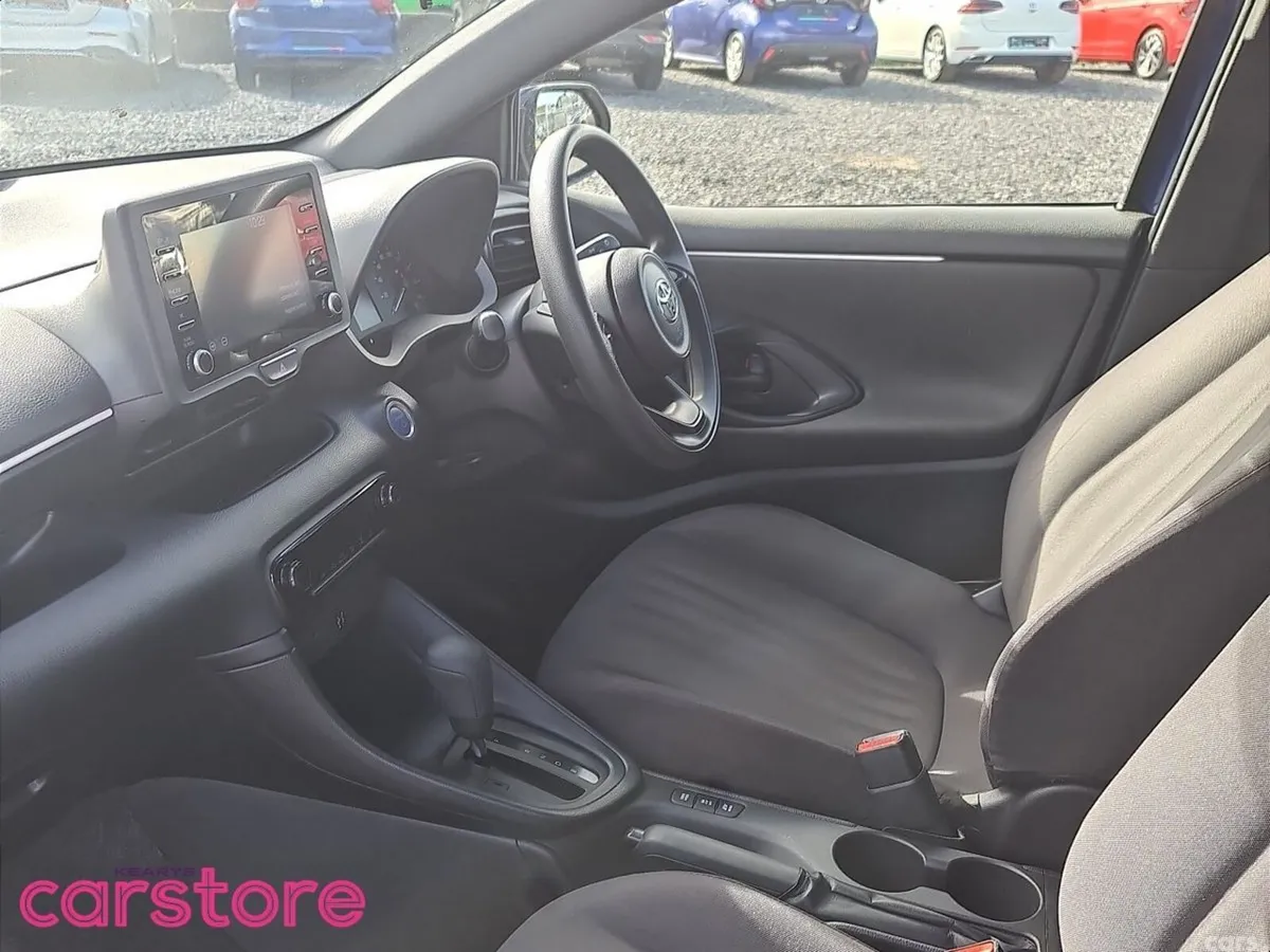 Toyota Yaris Hatchback, Petrol Hybrid, 2022, Blue