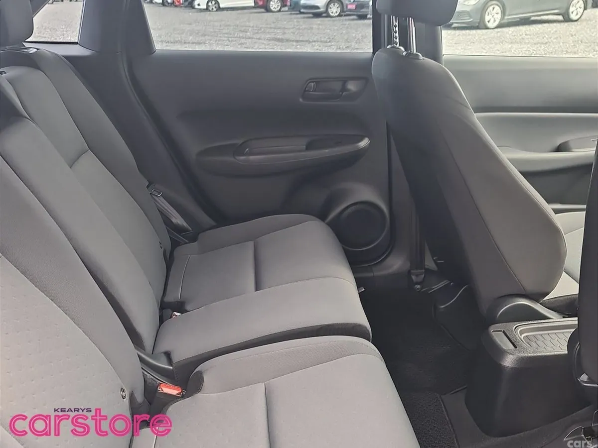 Honda Fit Hatchback, Petrol Hybrid, 2023, Silver