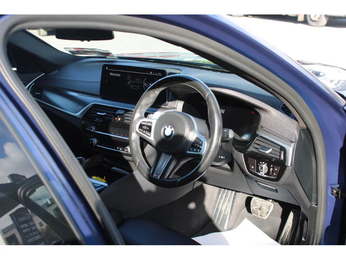 BMW 5-Series Saloon, Petrol Plug-in Hybrid, 2021, Blue