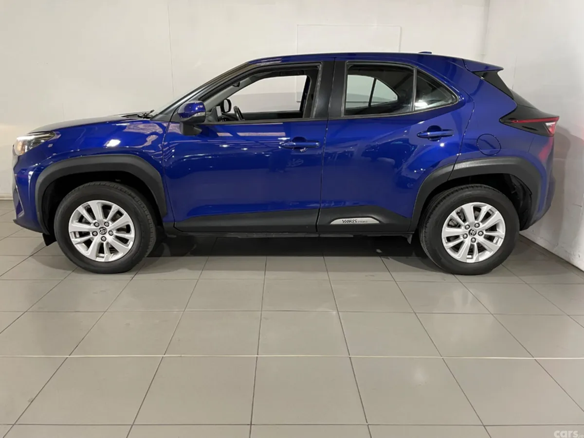 Toyota Yaris Cross SUV, Petrol Hybrid, 2022, Blue