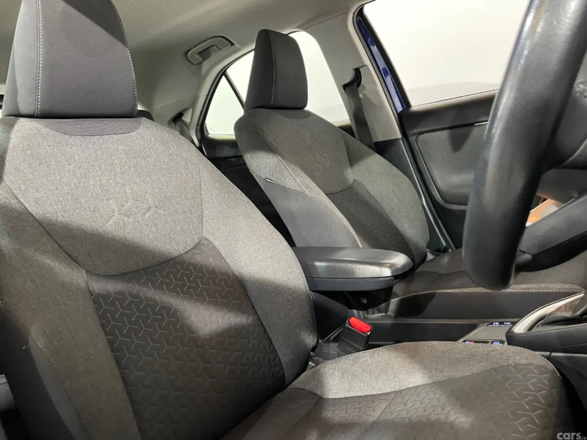 Toyota Yaris Cross SUV, Petrol Hybrid, 2022, Blue