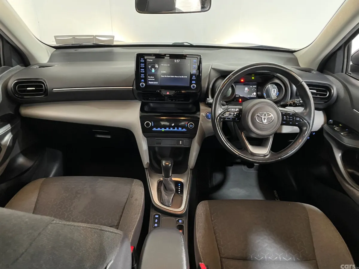 Toyota Yaris Cross SUV, Petrol Hybrid, 2022, Blue
