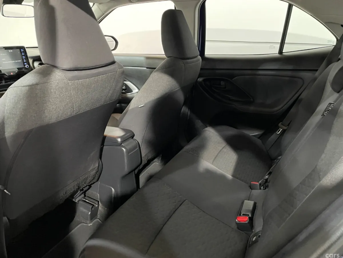 Toyota Yaris Cross SUV, Petrol Hybrid, 2022, Blue