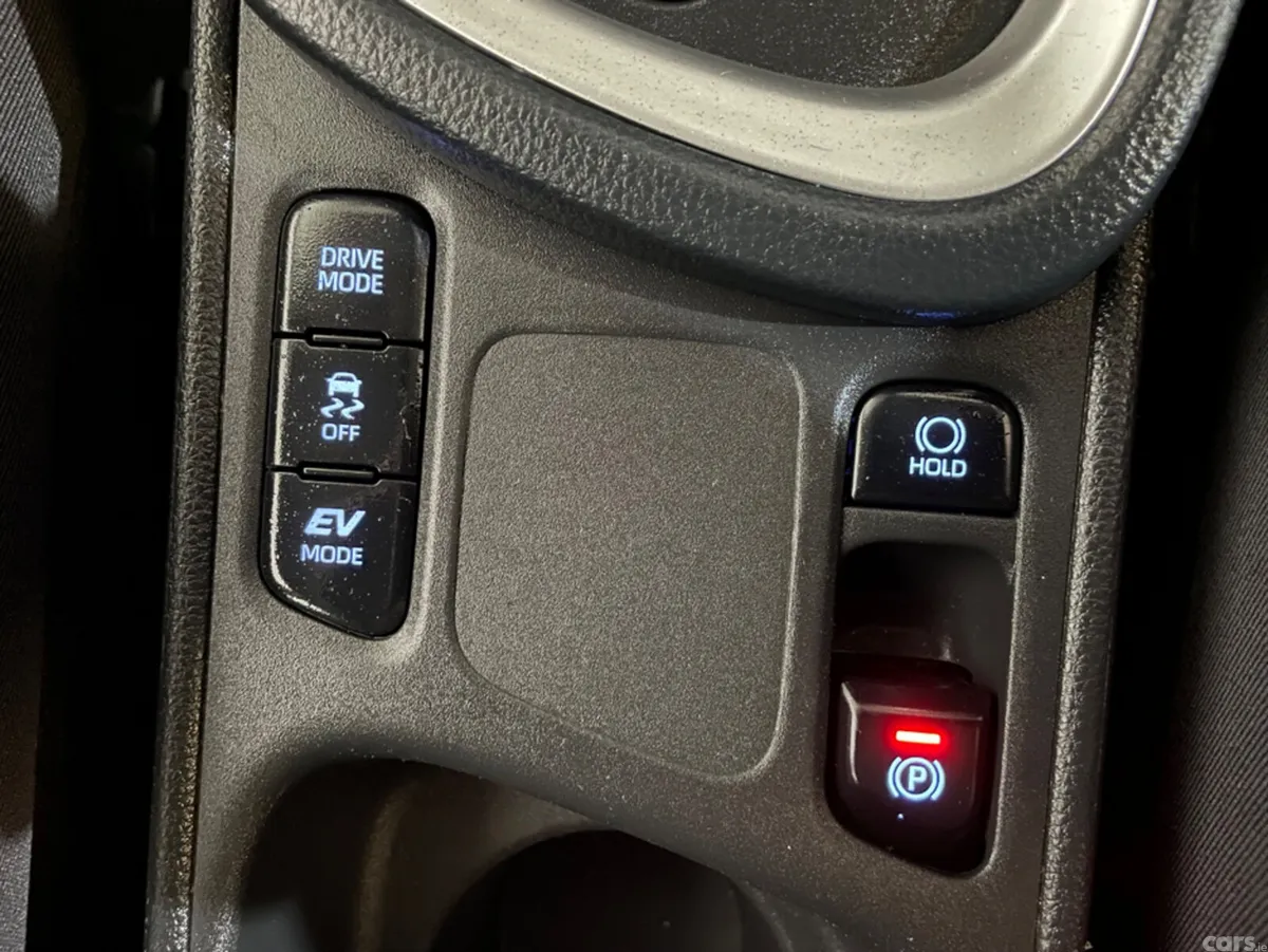 Toyota Yaris Cross SUV, Petrol Hybrid, 2022, Blue