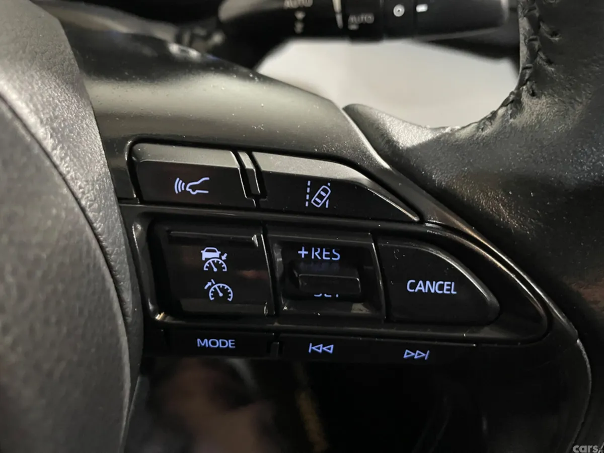 Toyota Yaris Cross SUV, Petrol Hybrid, 2022, Blue