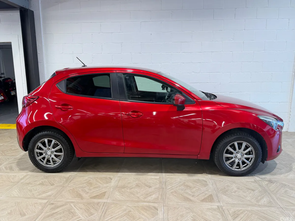 Mazda Demio MPV, Diesel, 2015, Red
